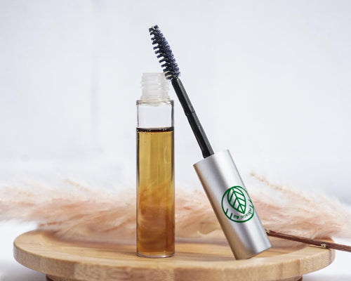 Jamaican Black Castor Eyelash Oil - Promotes eyelash growth, strengthens hair, and nourishes follicles. Natural remedy for thicker, healthier lashes.